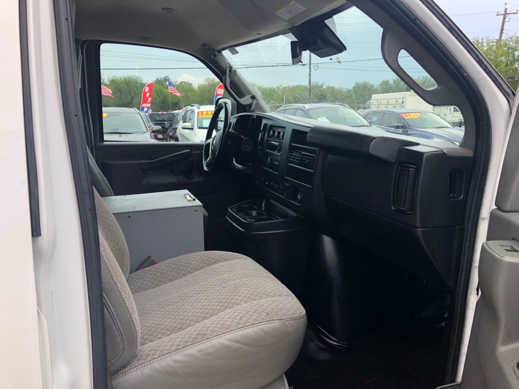 2019 Chevrolet Express Image 12