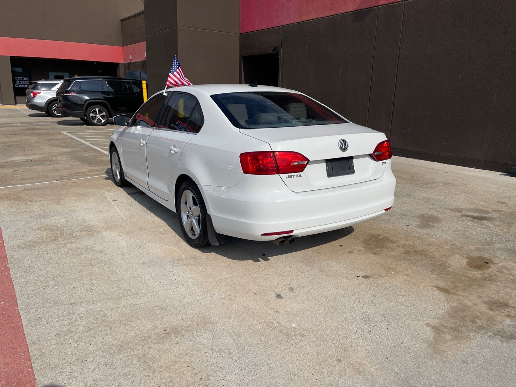2014 Volkswagen Jetta Image 3