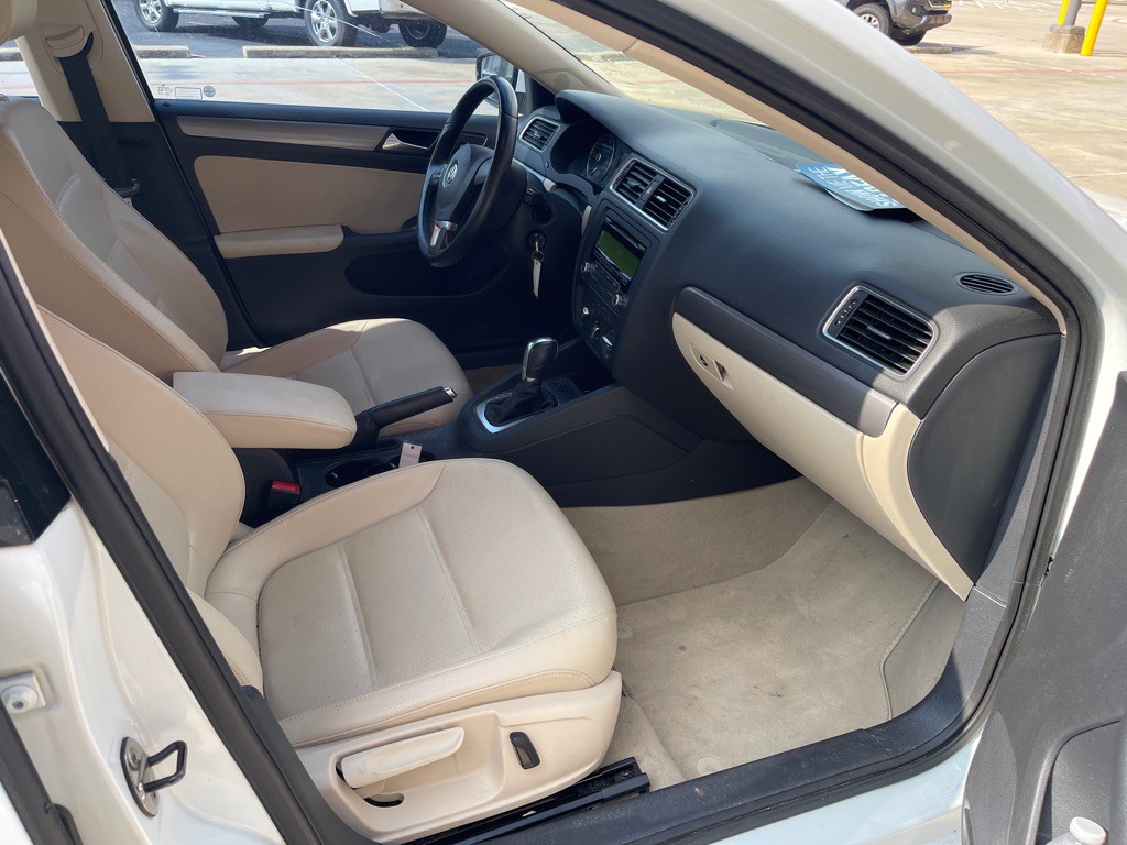 2014 Volkswagen Jetta Image 9