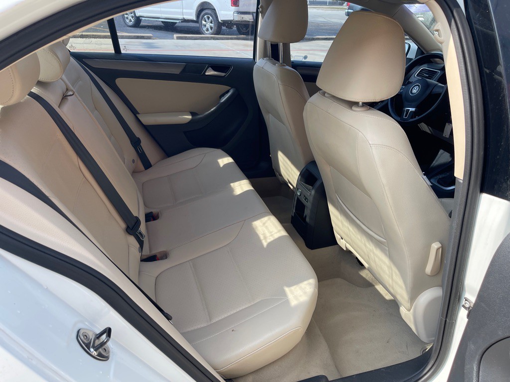 2014 Volkswagen Jetta Image 10