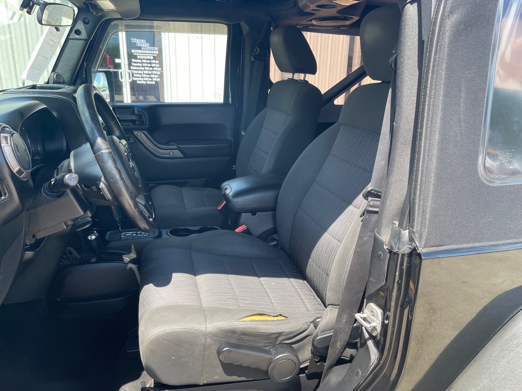 2012 Jeep Wrangler Image 8
