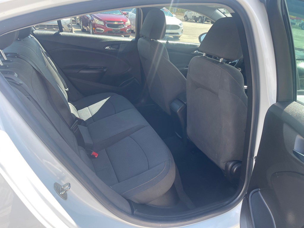 2019 Chevrolet Cruze Image 10