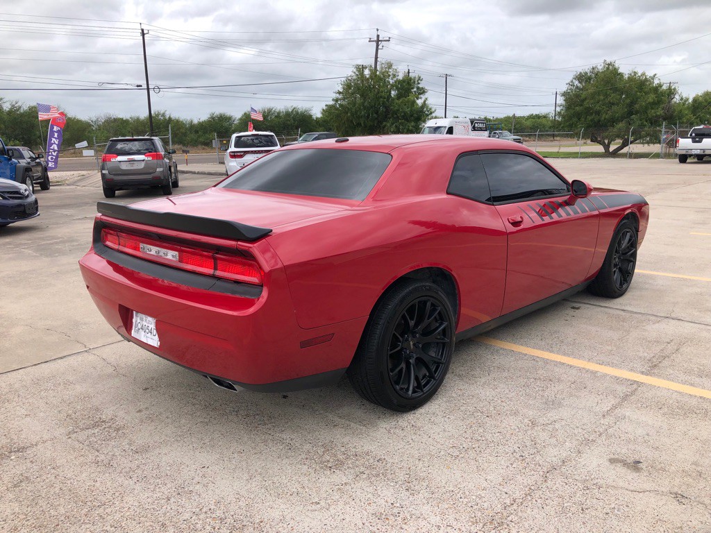 2012 Dodge Challenger Image 4