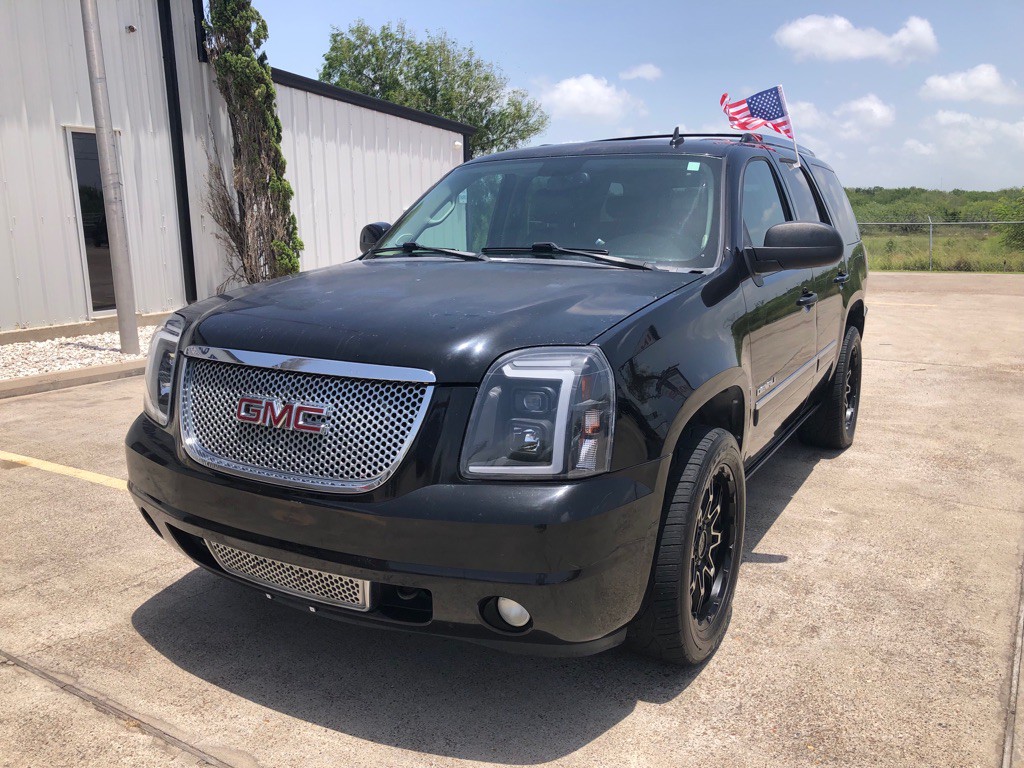 2010 GMC Yukon Image 2