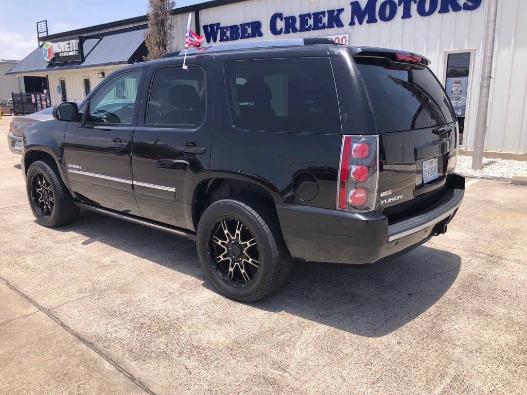 2010 GMC Yukon Image 3