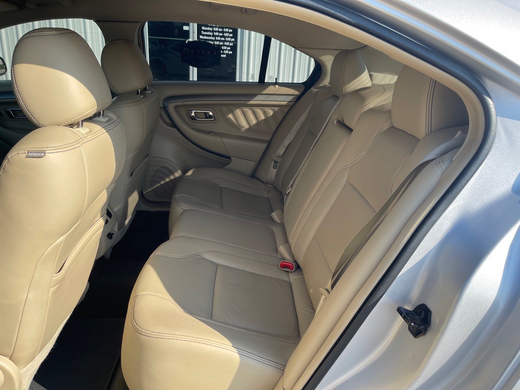 2014 Ford Taurus Image 8