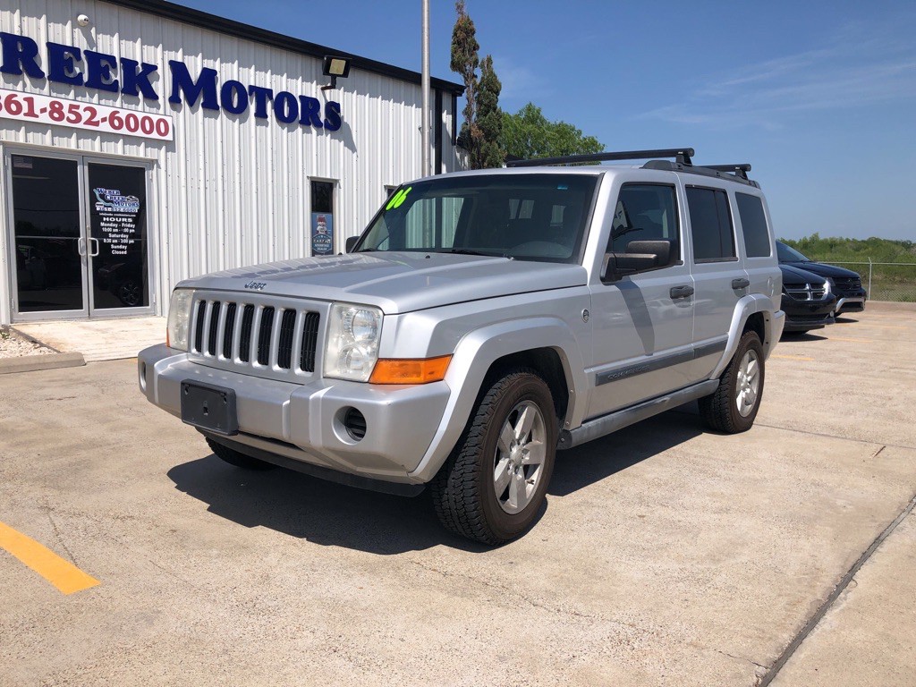 2006 Jeep Commander Image 2