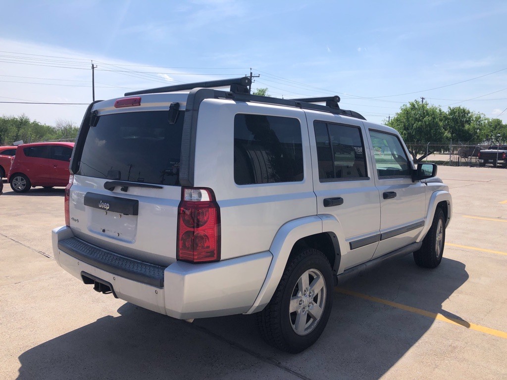 2006 Jeep Commander Image 4
