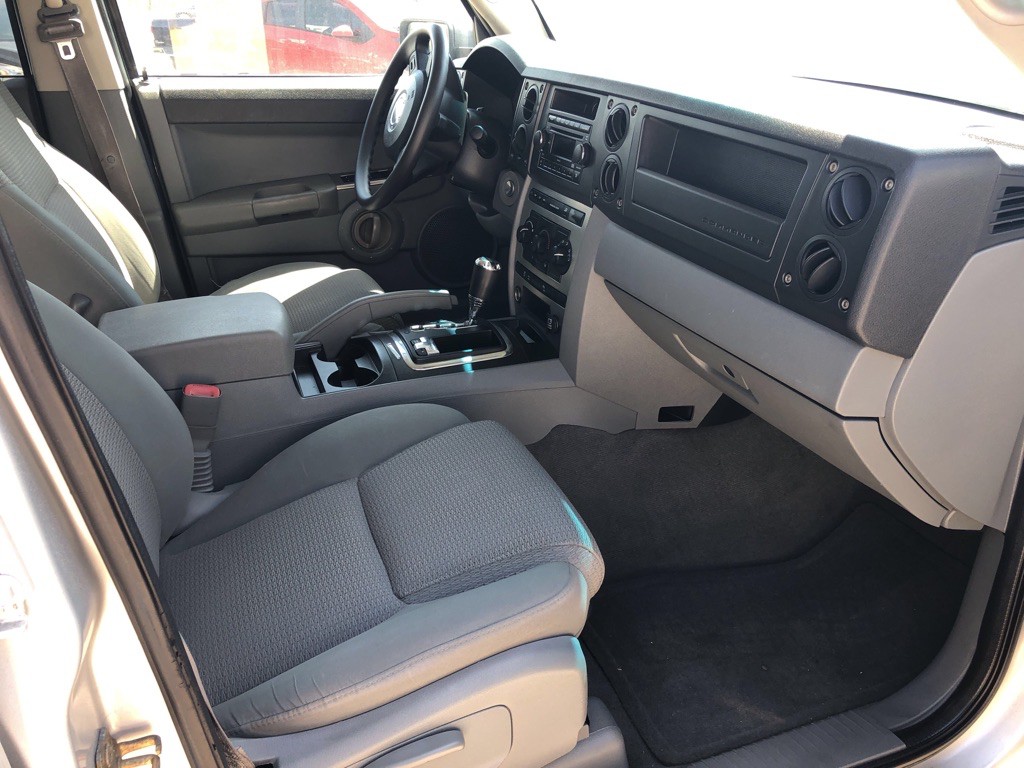 2006 Jeep Commander Image 10