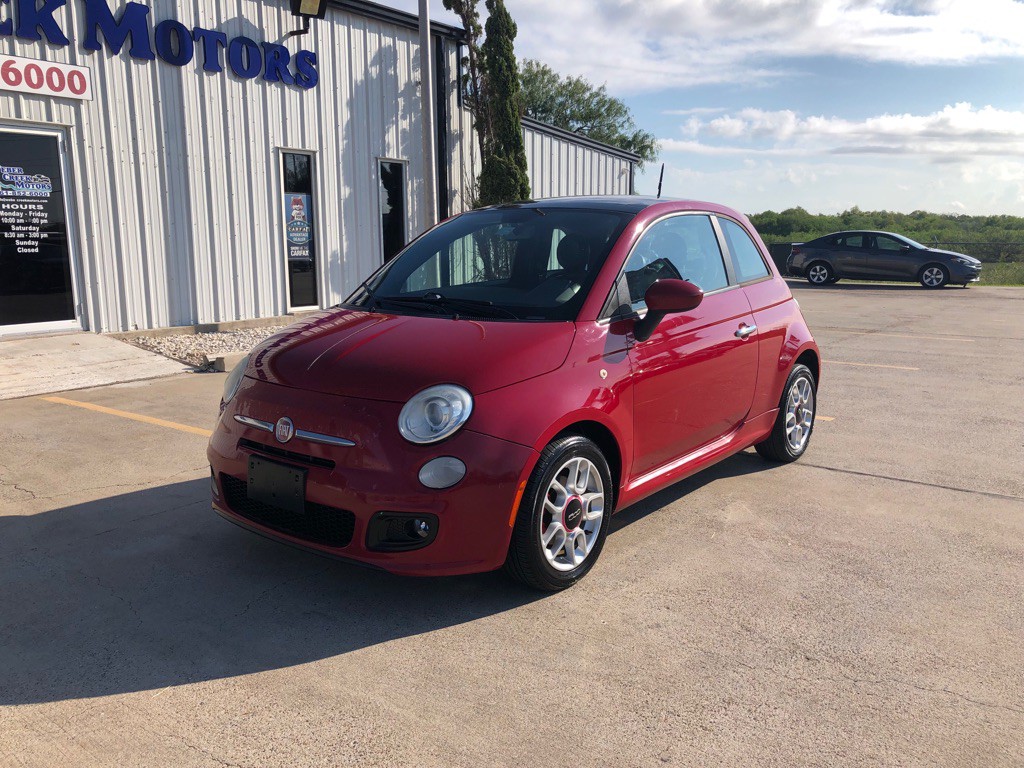 2013 FIAT 500 Image 2