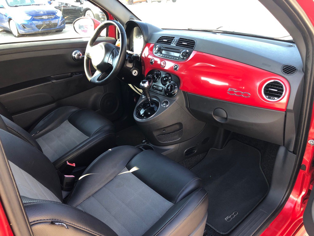 2013 FIAT 500 Image 8