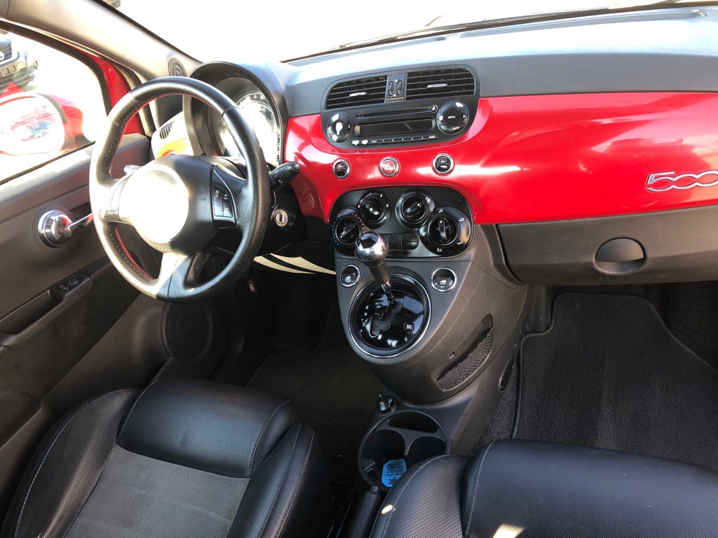 2013 FIAT 500 Image 9