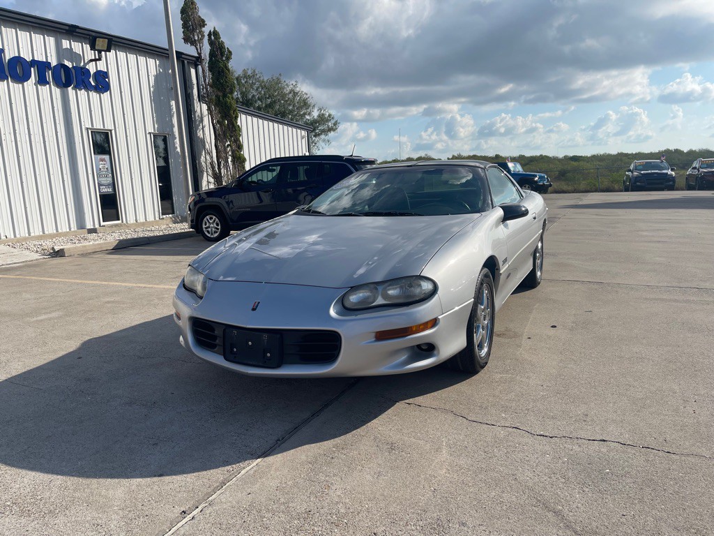 1998 Chevrolet Camaro Image 2