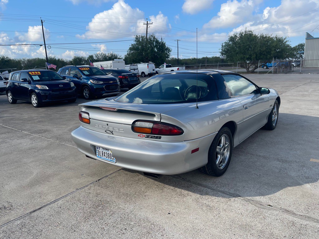 1998 Chevrolet Camaro Image 4