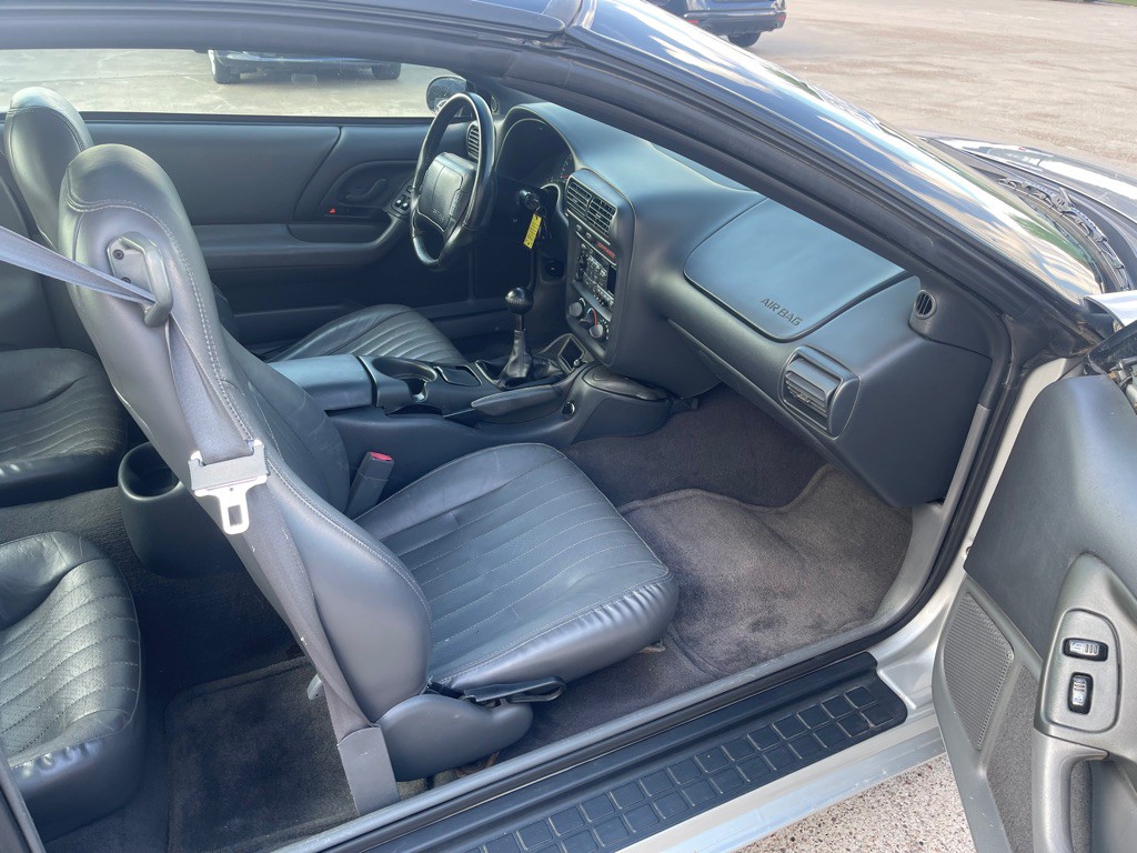 1998 Chevrolet Camaro Image 9
