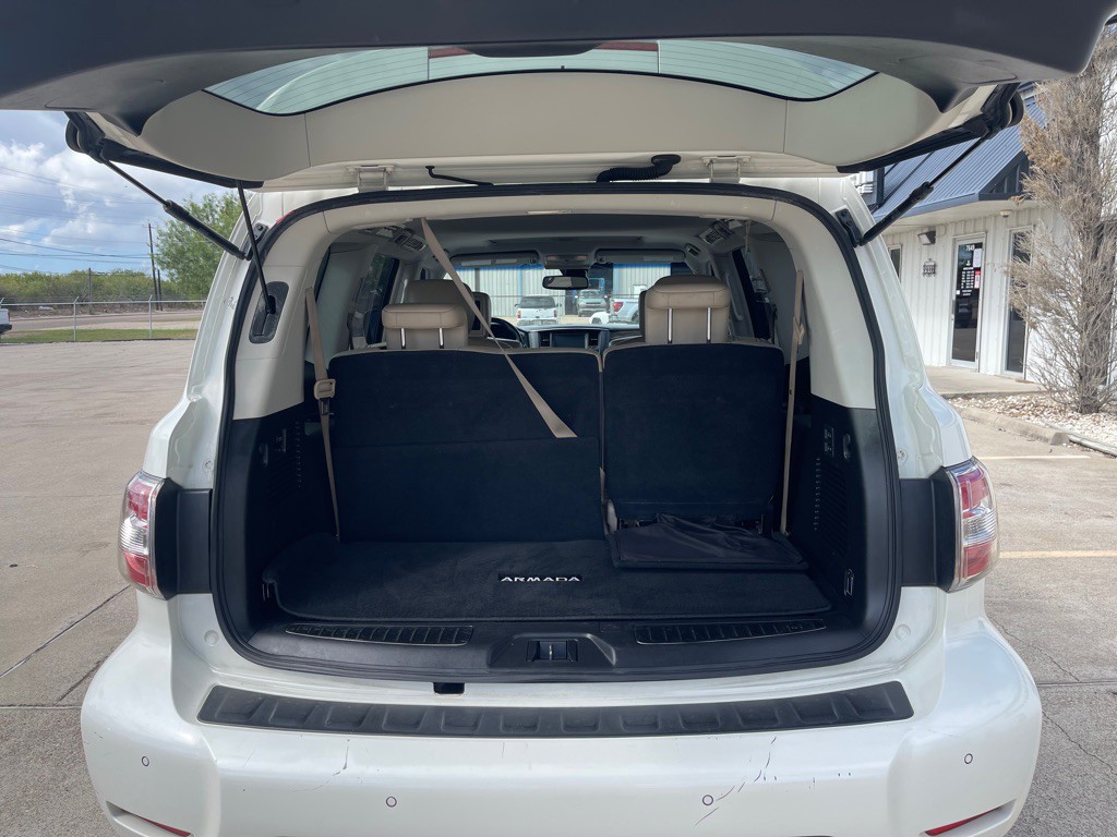 2017 Nissan Armada Image 10