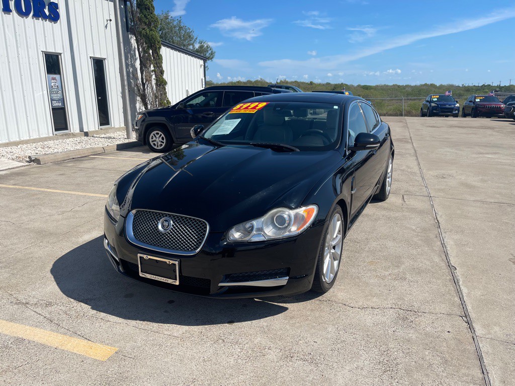 2011 Jaguar XF Image 2