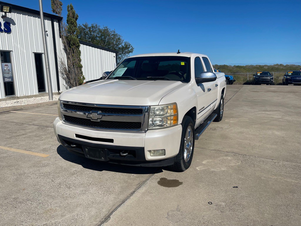 2011 Chevrolet Silverado 1500 Image 2