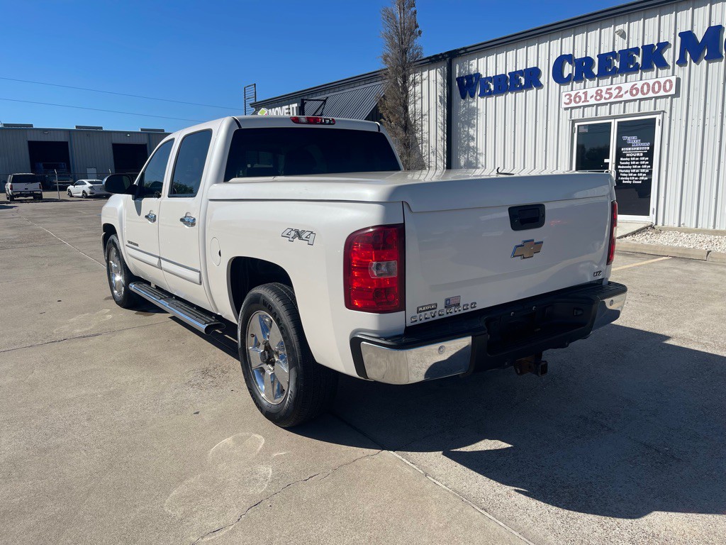 2011 Chevrolet Silverado 1500 Image 3
