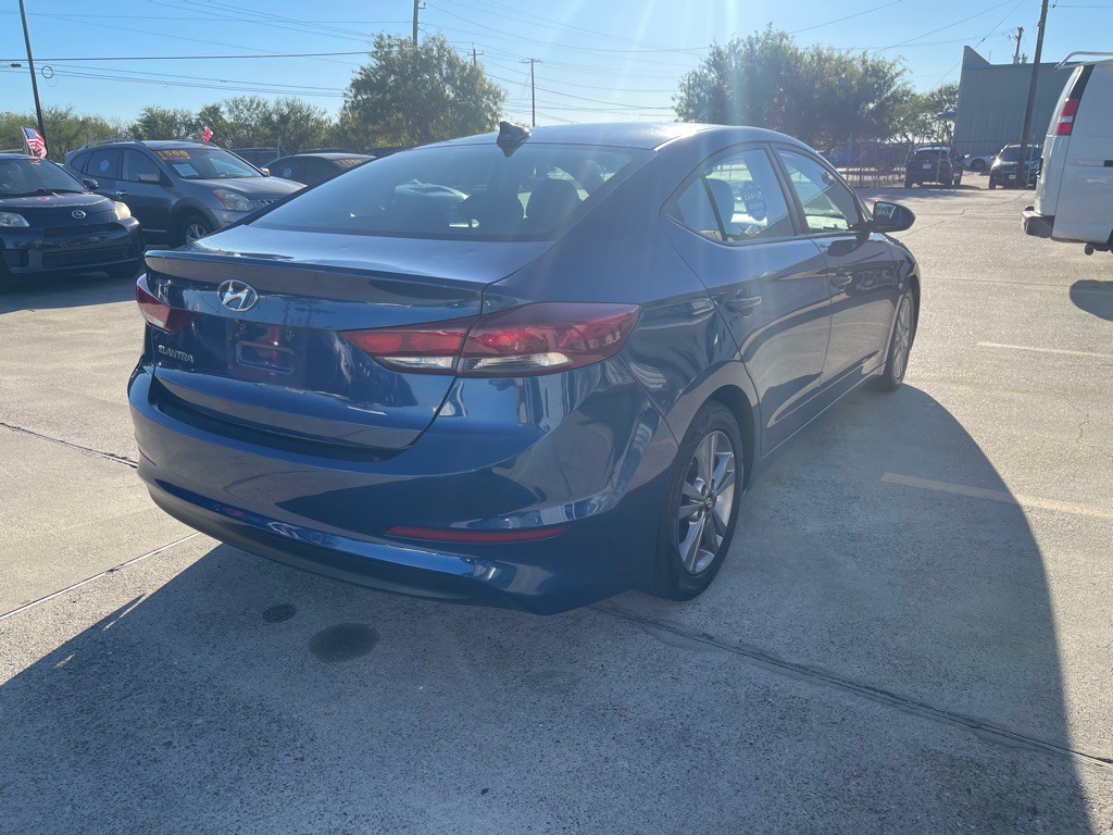 2017 Hyundai Elantra Image 4