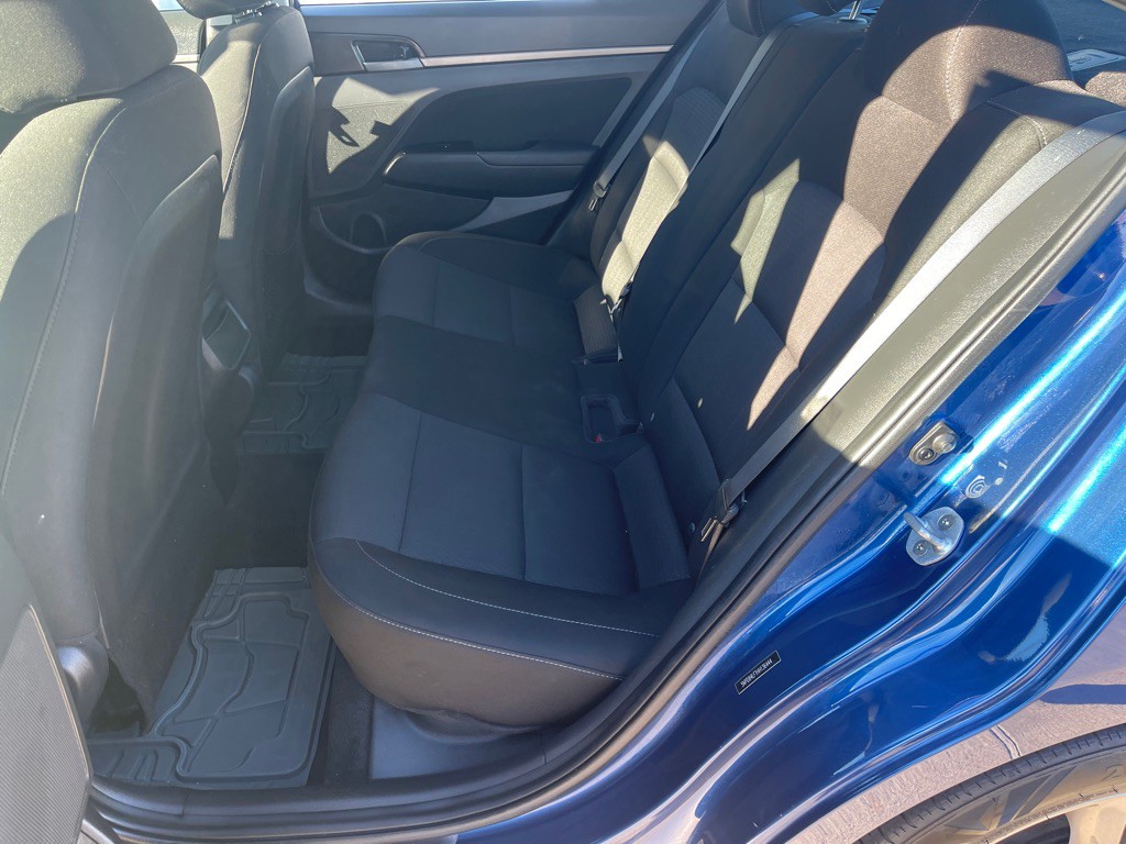 2017 Hyundai Elantra Image 8