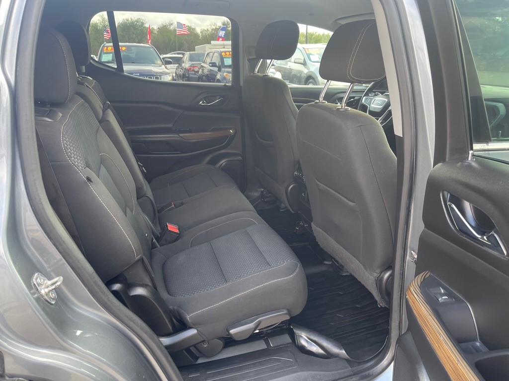 2021 GMC Acadia Image 12