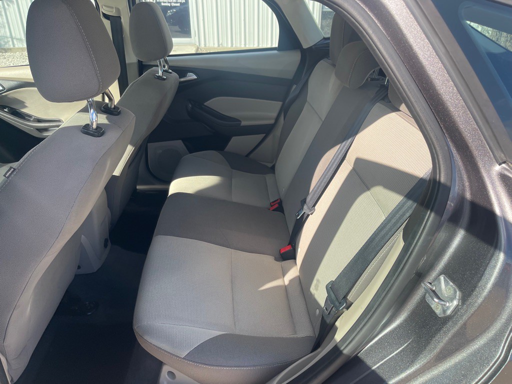 2012 Ford Focus Image 8