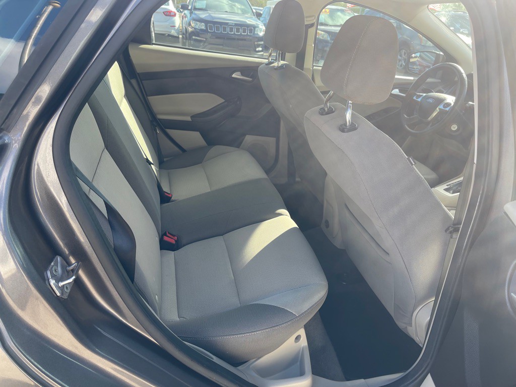 2012 Ford Focus Image 11