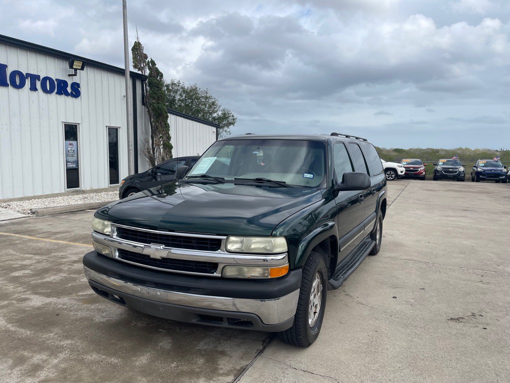 2004 Chevrolet Suburban Image 2