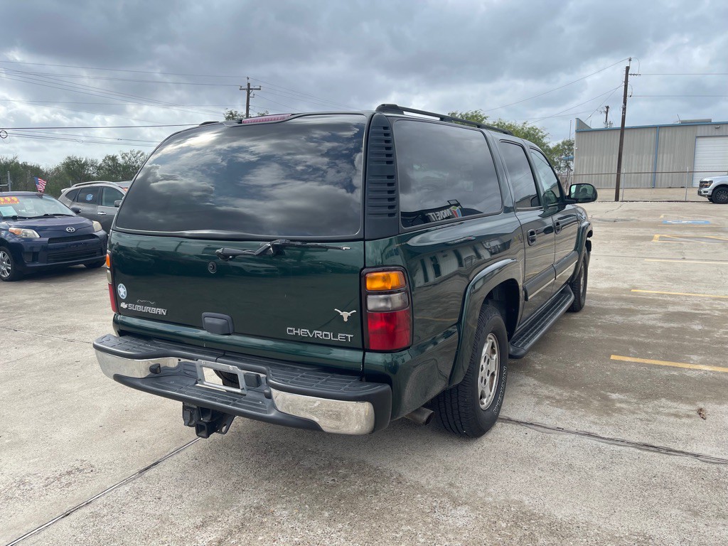 2004 Chevrolet Suburban Image 4