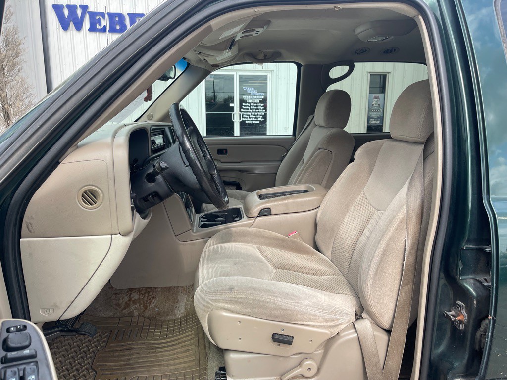 2004 Chevrolet Suburban Image 7