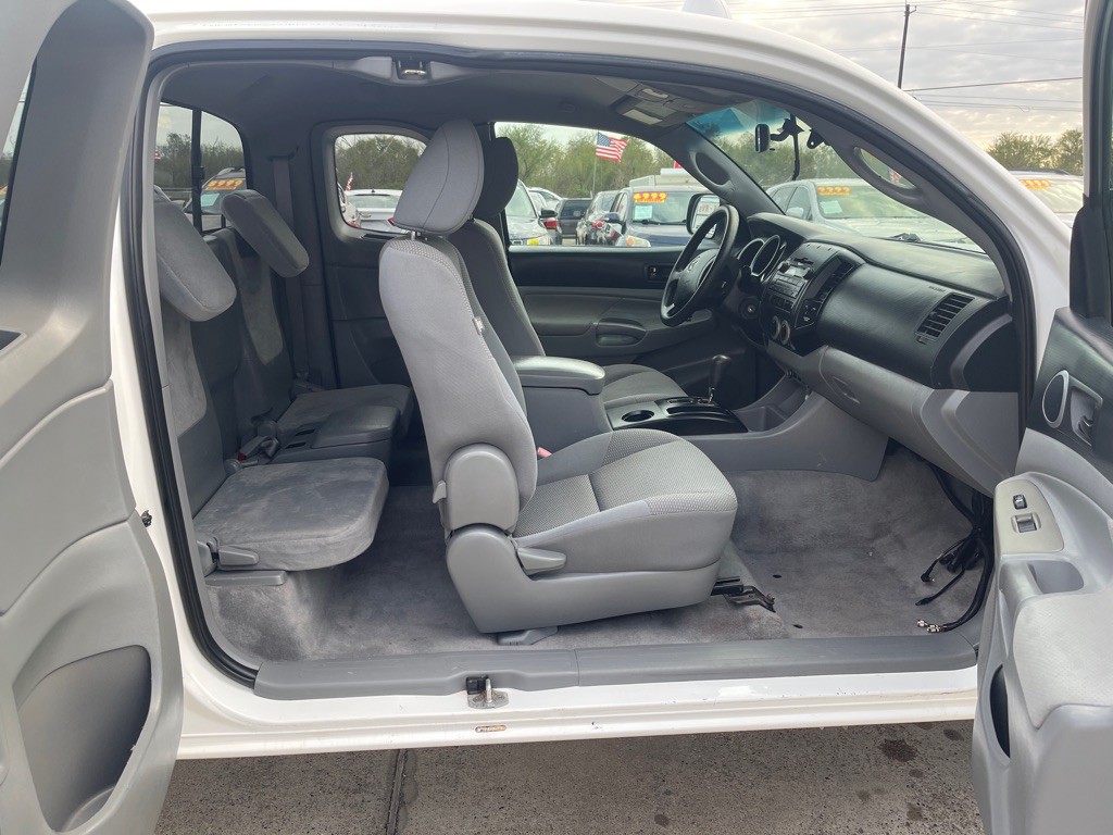 2011 Toyota Tacoma Image 8