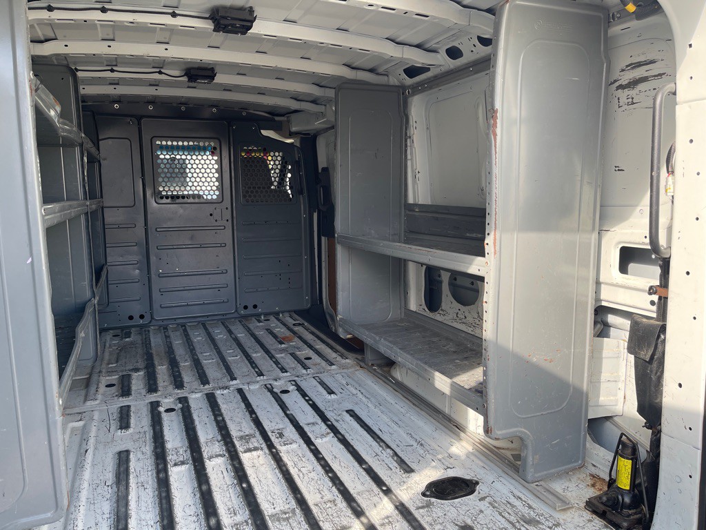 2016 Nissan NV Image 9