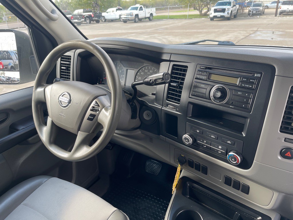 2016 Nissan NV Image 14