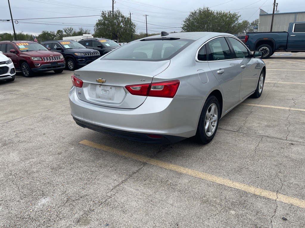 2016 Chevrolet Malibu Image 4
