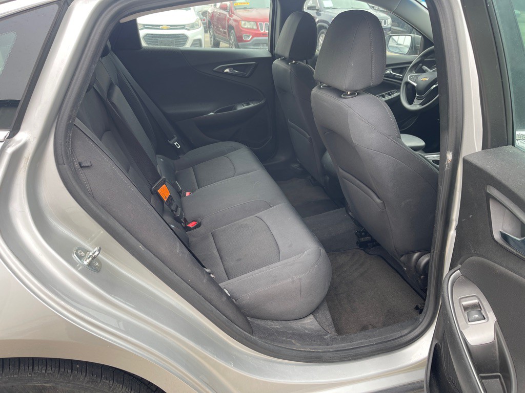 2016 Chevrolet Malibu Image 10