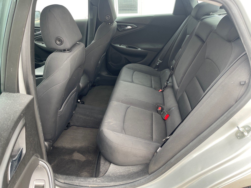 2016 Chevrolet Malibu Image 8