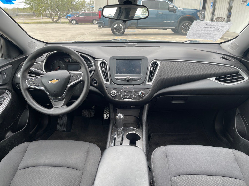 2016 Chevrolet Malibu Image 11