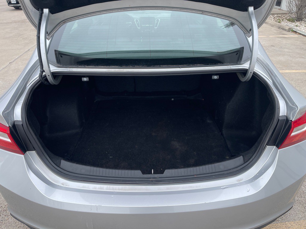 2016 Chevrolet Malibu Image 12