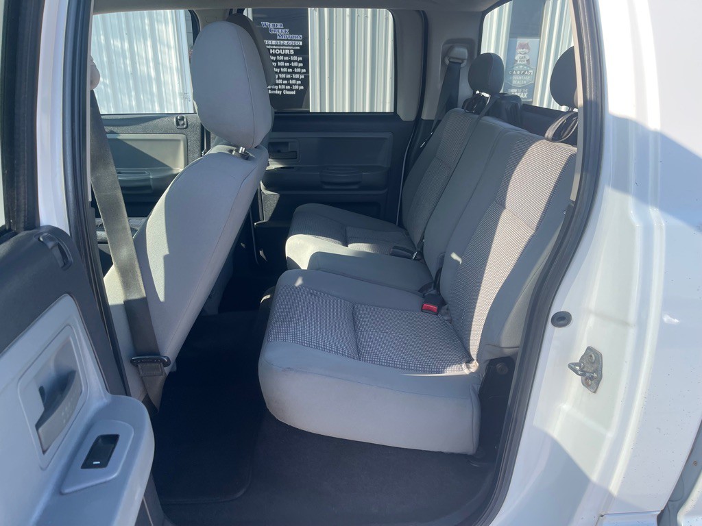 2011 Dodge Dakota Image 8