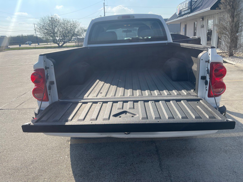 2011 Dodge Dakota Image 9