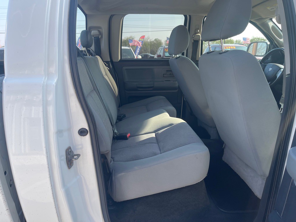 2011 Dodge Dakota Image 11