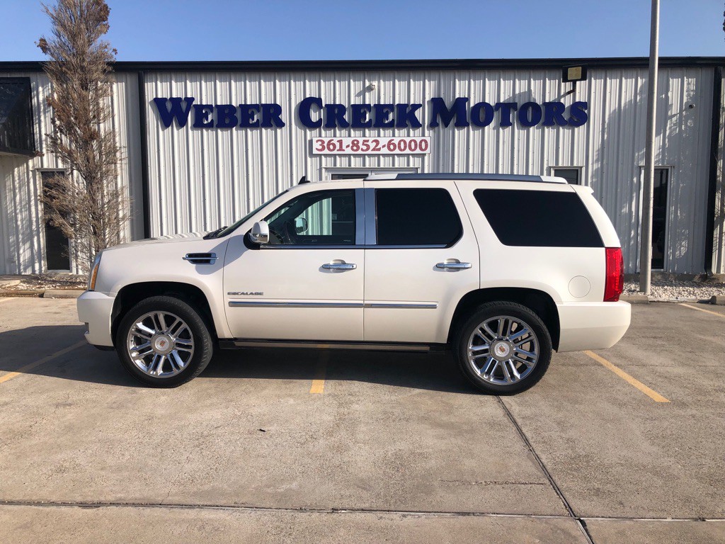 2013 Cadillac Escalade Image 1