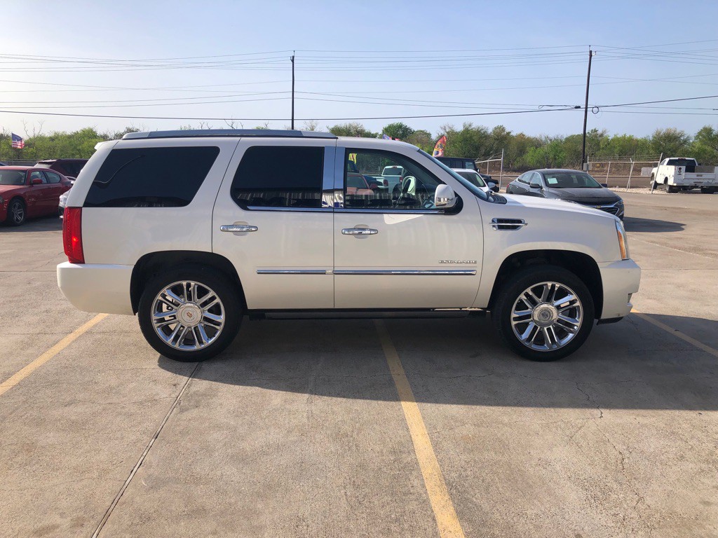 2013 Cadillac Escalade Image 5