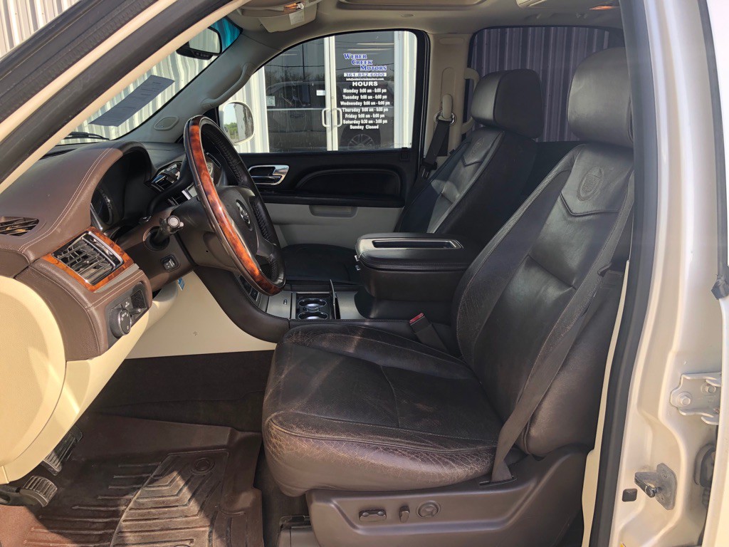 2013 Cadillac Escalade Image 7