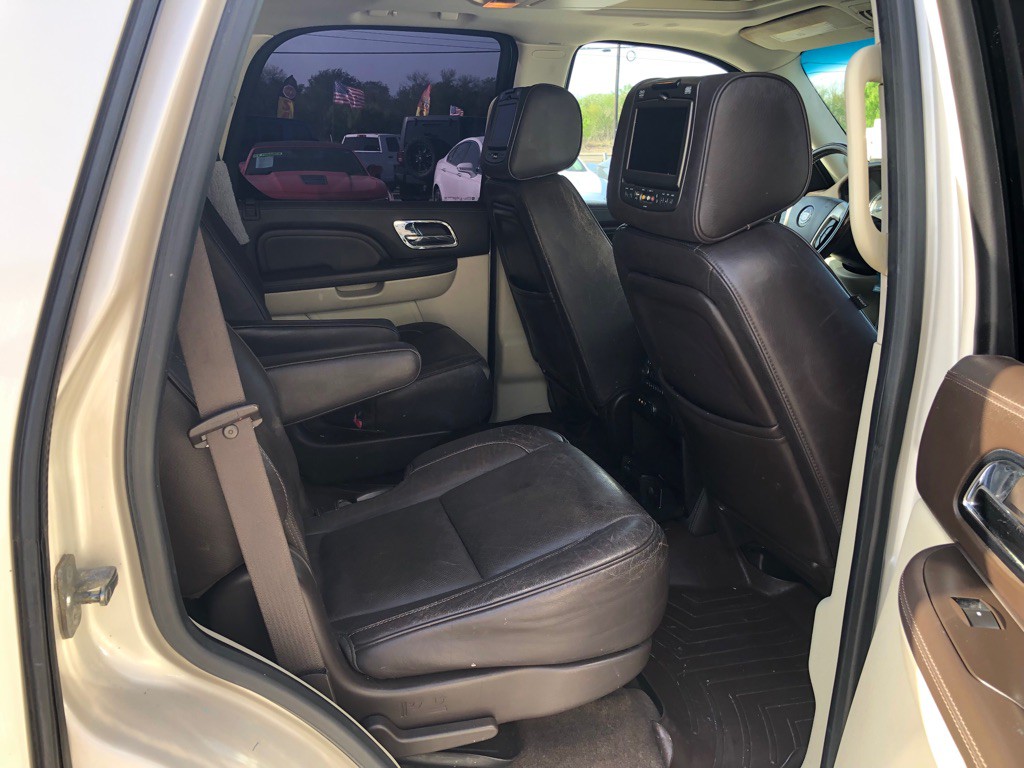 2013 Cadillac Escalade Image 12