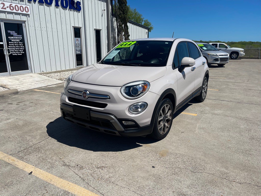 2016 FIAT 500 Image 2