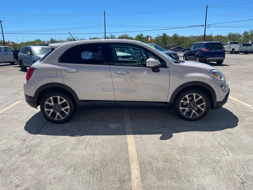 2016 FIAT 500 Image 5