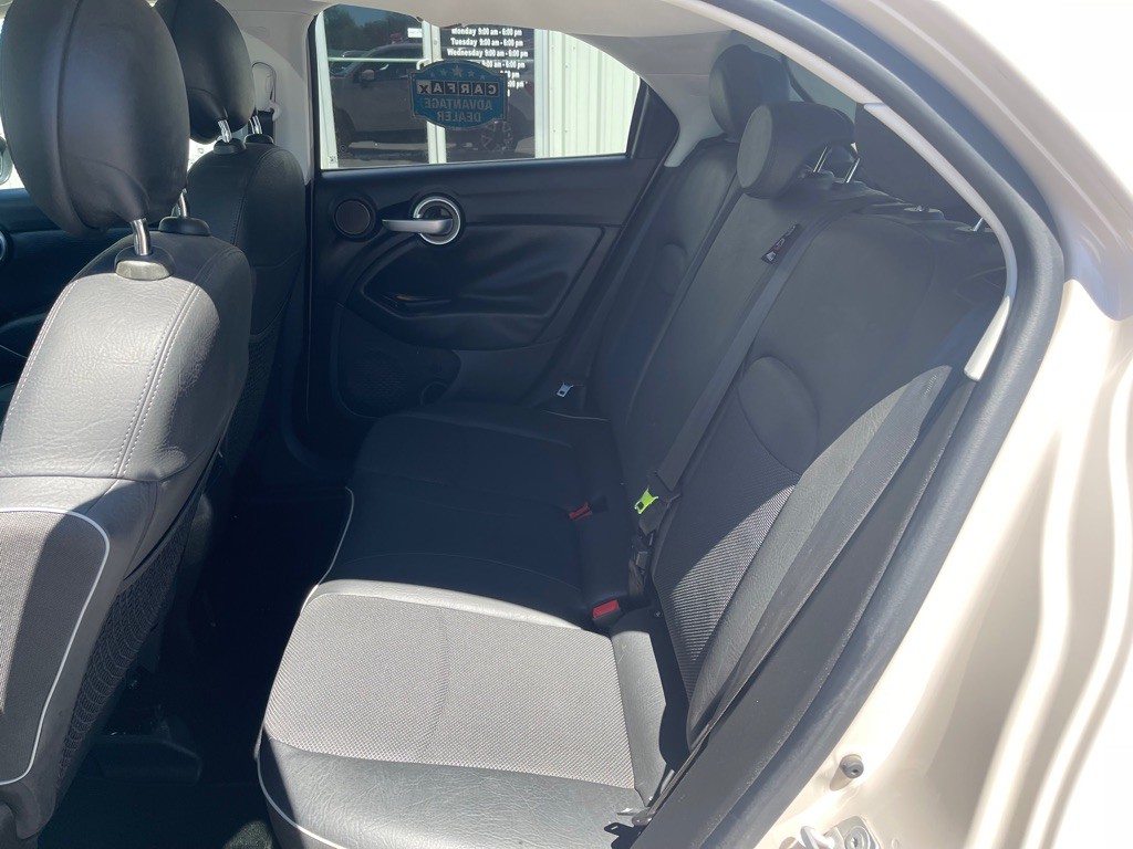 2016 FIAT 500 Image 8