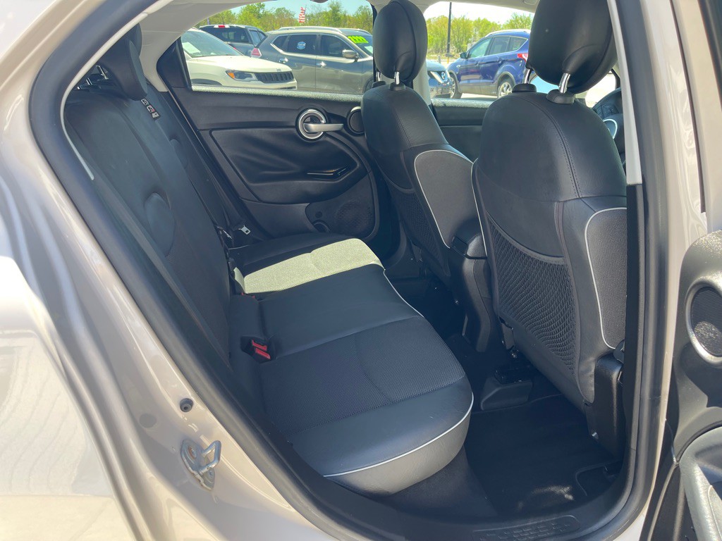 2016 FIAT 500 Image 10